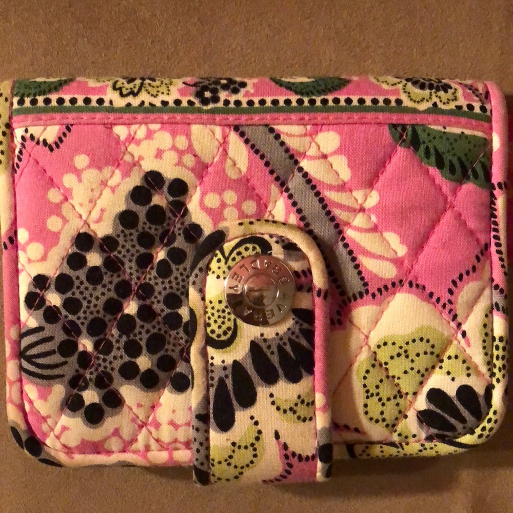 NWOT Vera Bradley snap Wallet (rare print!)
